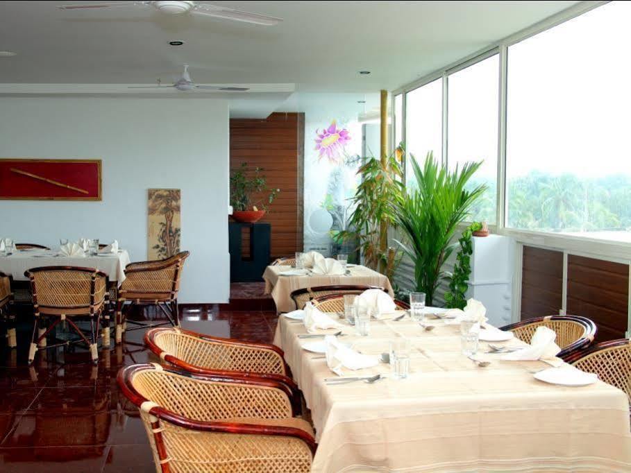 Aquarock Hotel Kazhakuttam Dış mekan fotoğraf